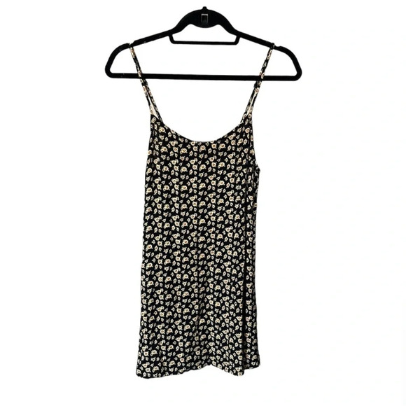 Forever 21 Women’s Floral Spaghetti Strap Black Tank Top size Small - Picture 1 of 6